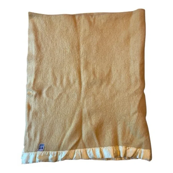 Vintage 100% Wool Kenwood Buttery Yellow Blanket 80”L 64”W - Picture 6 of 12